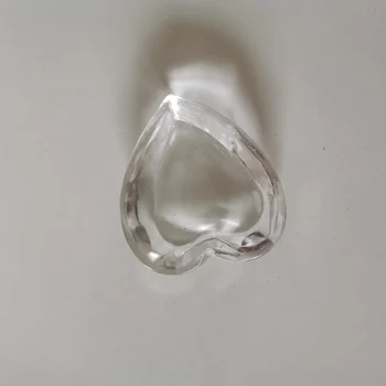 

Original stone polished white air cushion stone heart-shaped ashtray rice bowl beautiful and generous gift degaussing ornaments