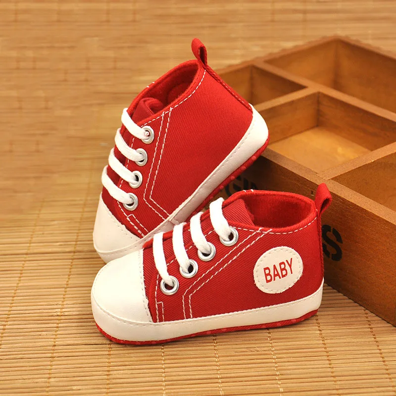 Red Baby Новые парусиновые классические спортивные кроссовки для новорожденных мальчиков и девочек; обувь для первых шагов; обувь для малышей с мягкой нескользящей подошвой; детская обувь - Цвет: Red Baby