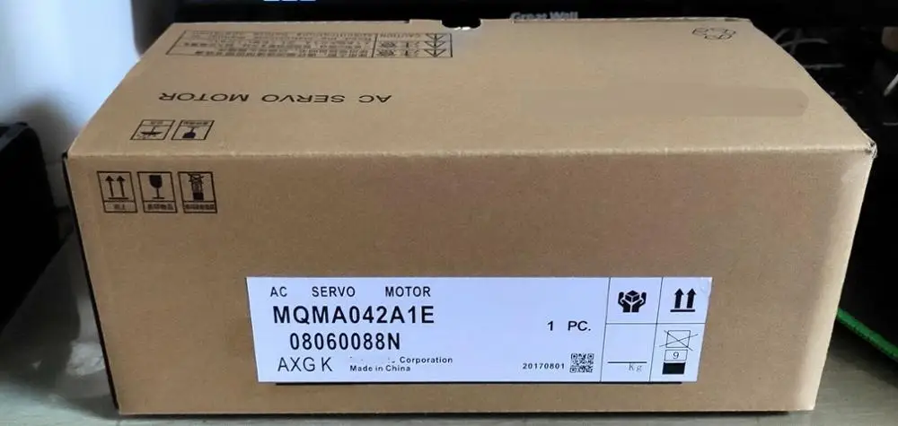 И Серводвигатель MQMA042A1E