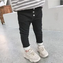 A mu hou/Осенние эластичные плотные джинсы с 4 пуговицами и высокой талией для маленьких девочек гофрированные детские брюки