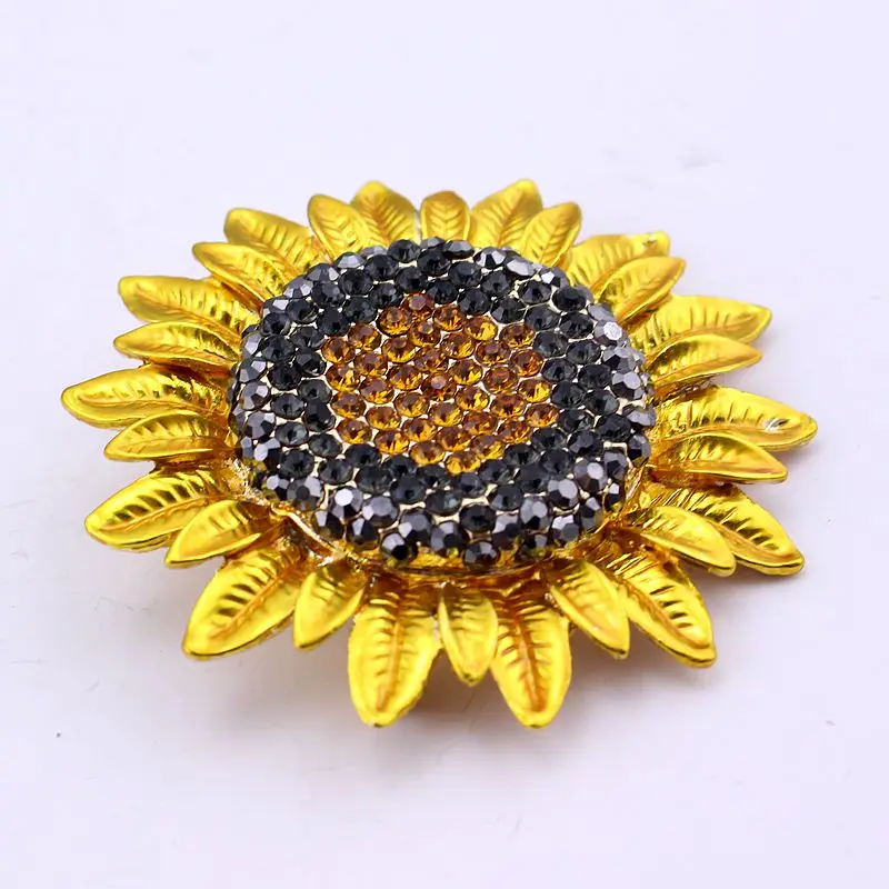 TANGTANG Large Sunflower Brooch Full Rhinestone Yellow Crystal Brooch For Women Painted Hot Jewelry Scarf Pins Clip Badge Trendy Fashion Winter Flower Jewelry Drop Shipping Wholesale And Retail 56MM Diametre Golding