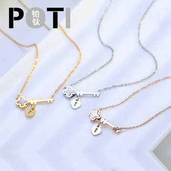 

TSHOU209 Titanium Steel Key Clover Necklace Pearl Shell Rose Gold Pendant Women's Jewelry