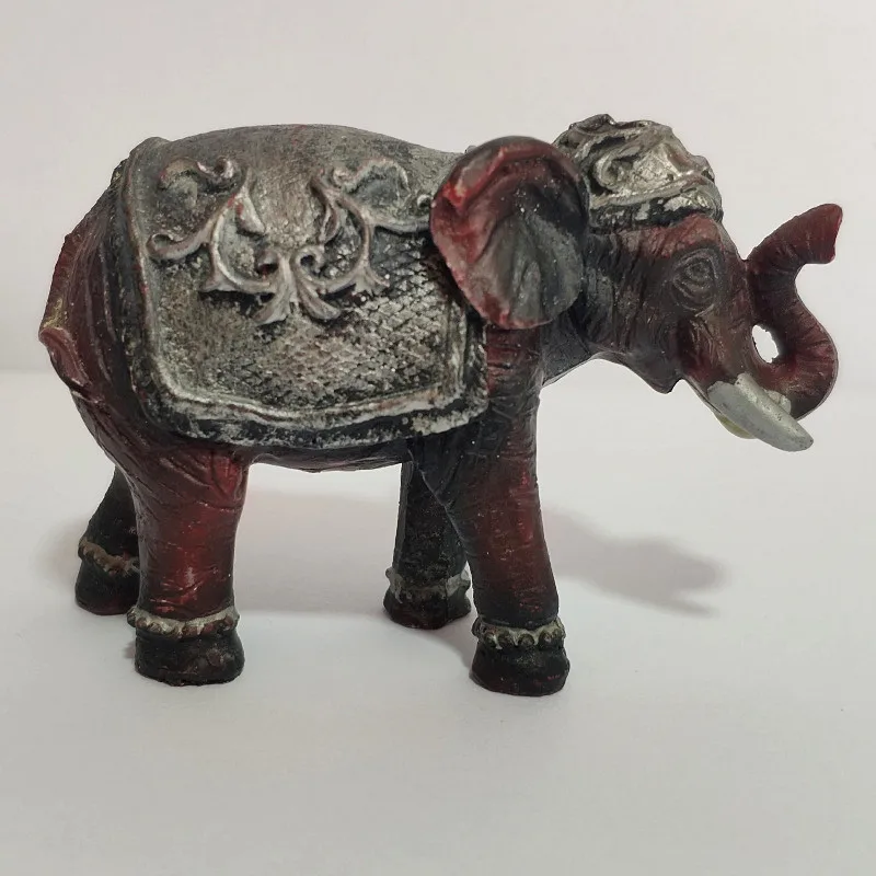 

European-style creative resin elephant ornaments desk decorations study office crafts home furnishings
