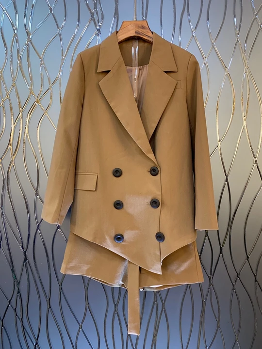 Early autumn new women's Lapel double-row button-down long-sleeved suit jacket+ buckle shorts suit 831