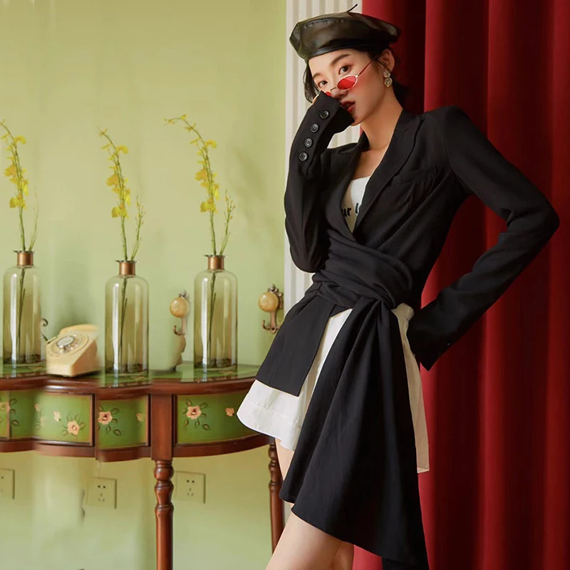 

Early Spring and Autumn 2019 New Diablo Chic can wear two irregular retro-Hong Kong-style small suit jackets