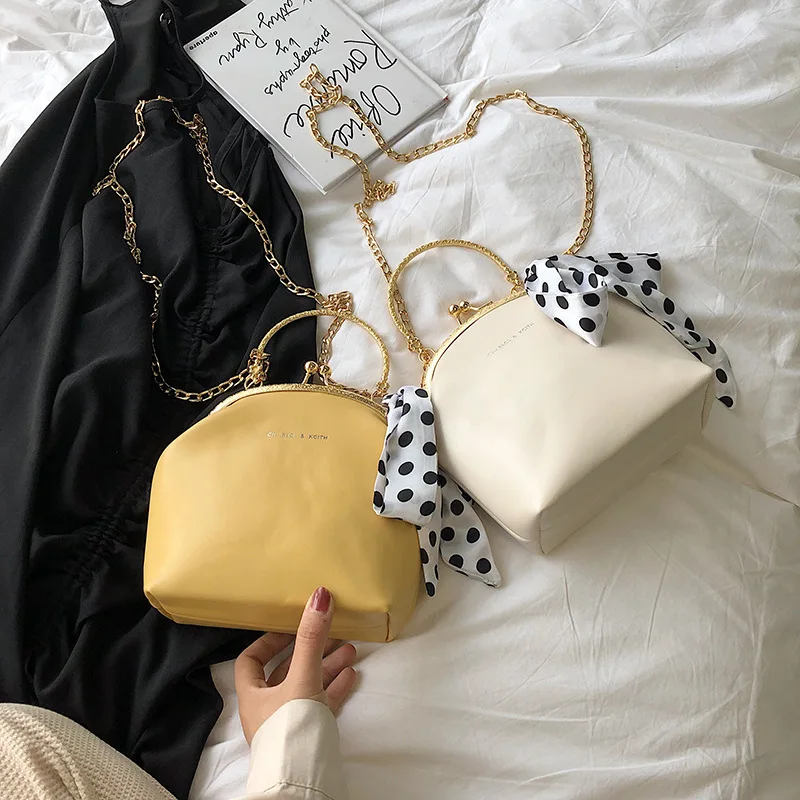 

France Non-mainstream Bag Women's 2020 Summer New Style Hipster Clip Shell Bag Silk Scarves Chain Crossbody Bag