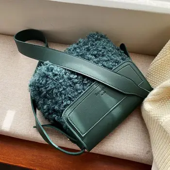 

Elegante Weibliche Platz crossbody-tasche 2020 Neue Hohe qualität PU Leder frauen Designer Handtasche Plüsch Schulter Messenger