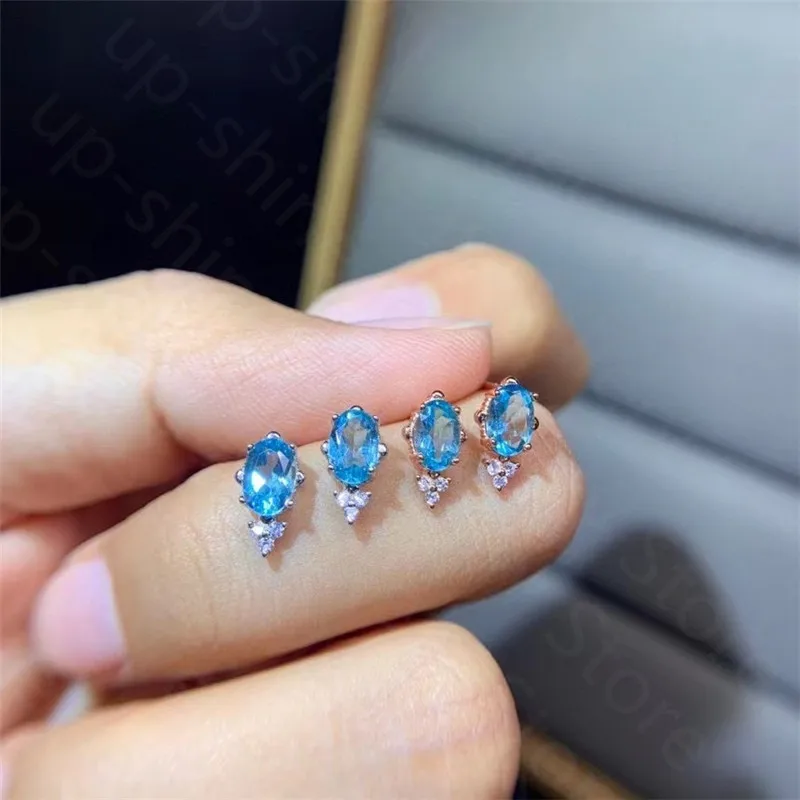

Женские серьги из серебра 925 пробы с натуральным топазом