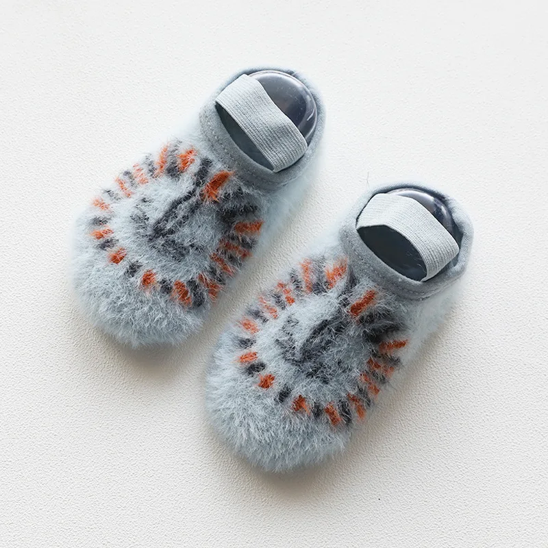 Г. Новые осенние носки-тапочки для малышей бархатные носки для малышей с мультяшным принтом Нескользящая детская обувь для малышей рождественские носки для новорожденных - Цвет: lion