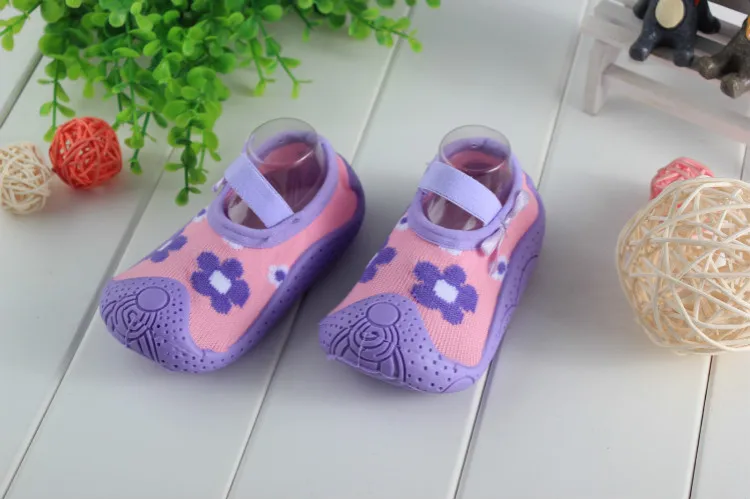Носки для малышей нескользящие носки для новорожденных нескользящая обувь с закрытым носком для маленьких девочек носки-тапочки с мягкой резиновой подошвой для маленьких мальчиков