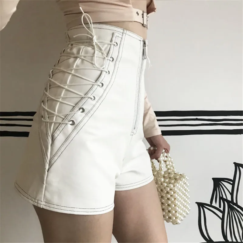 Женские шорты из искусственной кожи, новинка, осенние черные шорты из искусственной кожи, на шнуровке, сексуальные шорты на молнии с высокой талией, повседневные Клубные шорты трапециевидной формы