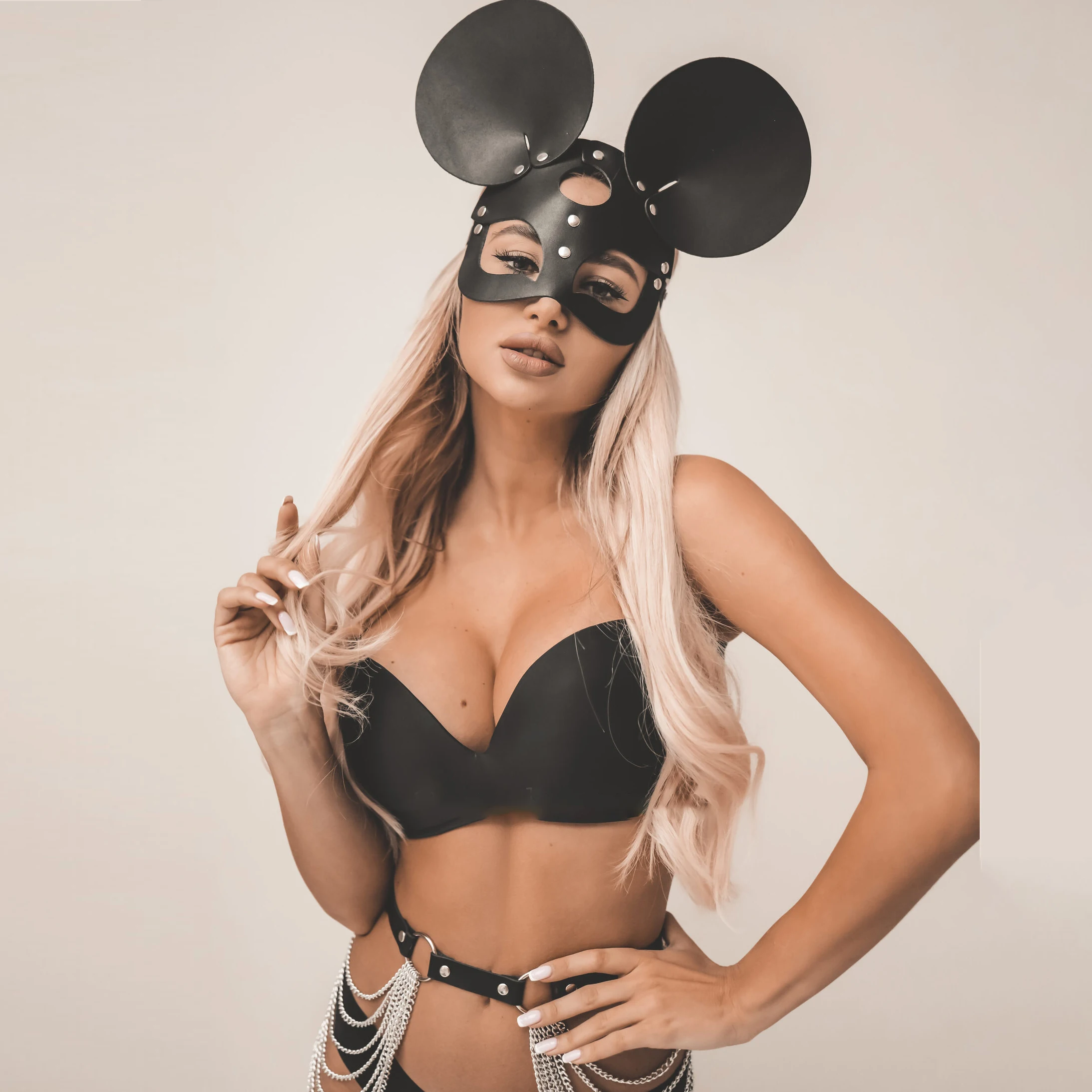 Жас әйел порнографиясы