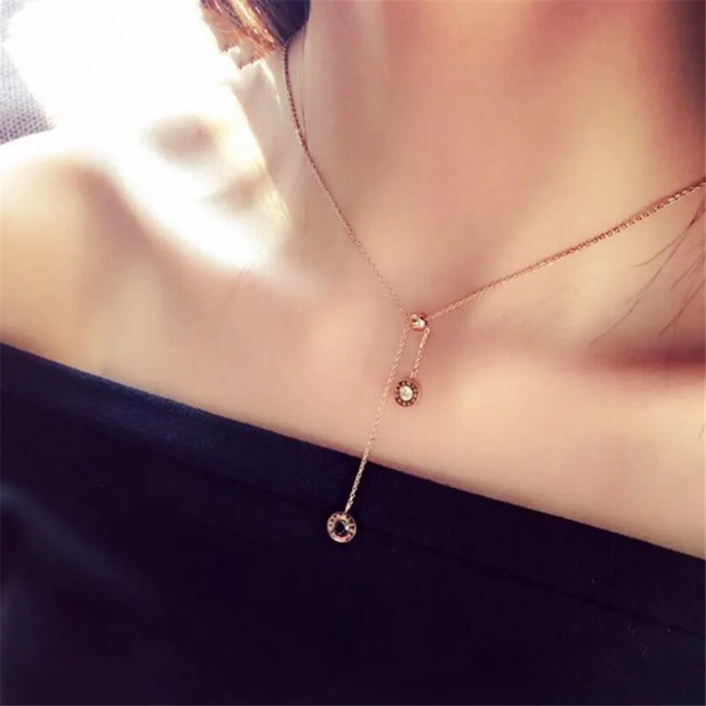 

Classic Choker Titanium Steel Plated 18k Rose Gold Jewelry Double Color Tassels round Plate Necklace Women's Short Chain Accesso