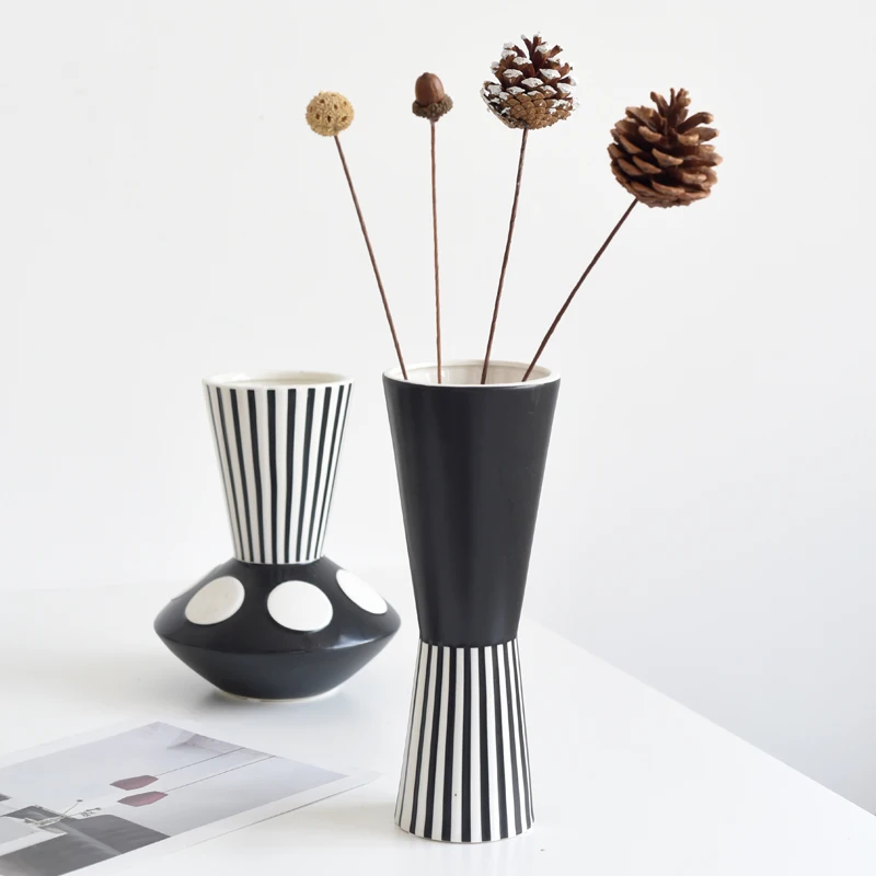 Nordic Modern Black And White Art Creative Pot Home Decor Crafts Room Soft Decoration Flower Arrangement Geometric Ceramic Vases