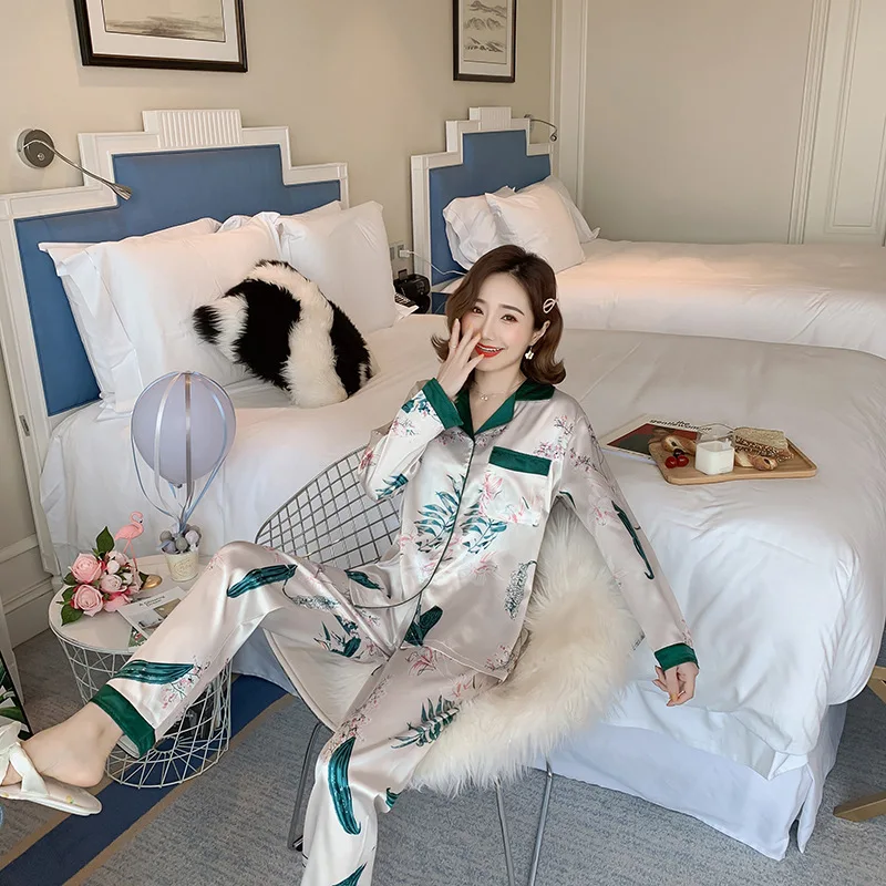 

Spring And Autumn New Style Pajamas Women's Sweet Cute Long Sleeve Fold-down Collar High Density Model Silk Homewear Set