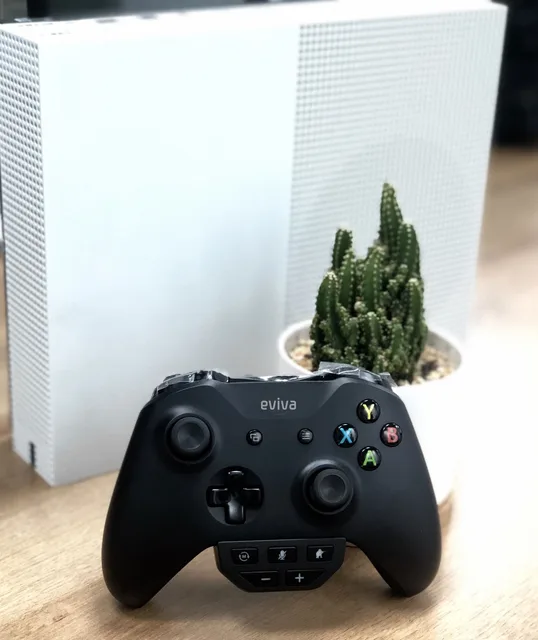 Xbox One 向かい合っ S 1TB 箱無し コントローラー使用感アリ