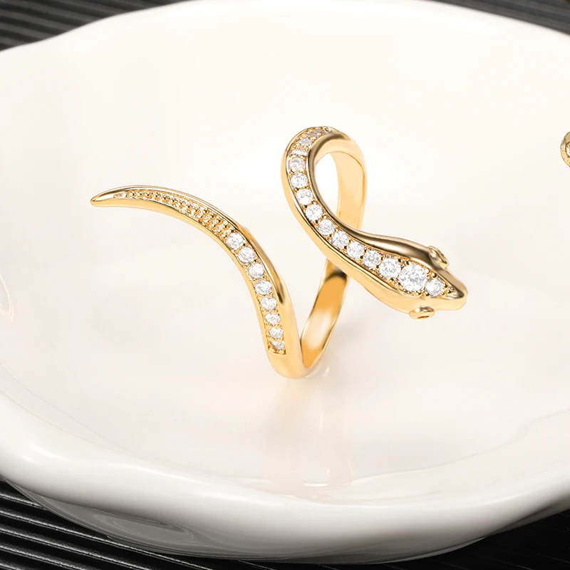 Fashion Metallic Snake Ring For Women Adjustable Daily Wearable Versatile Jewelry Delicate Girl Accessories for Party Punk Rings