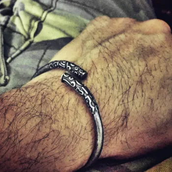 

Titanium Steel Gold and Bracelets Sun Wukong Gold Hoop Stick Retro Bracelets Men and Women Couple Bracelets Best Gift