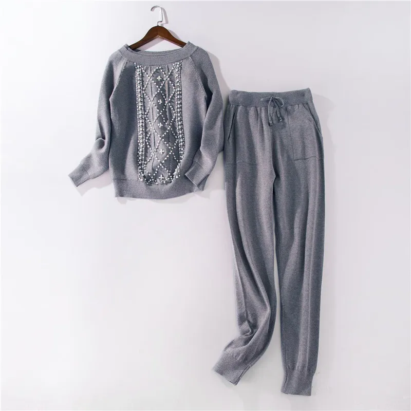 9467676039_1266139199