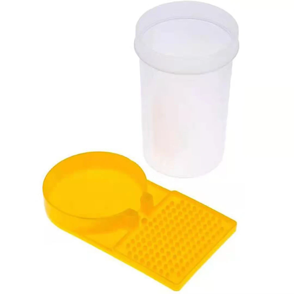 1PC Beekeeping Beehive Water Feeder Plastic Bee Drinking Nest Entrance Beekeeper Cup Tool Detachable Beekeeper Supplies