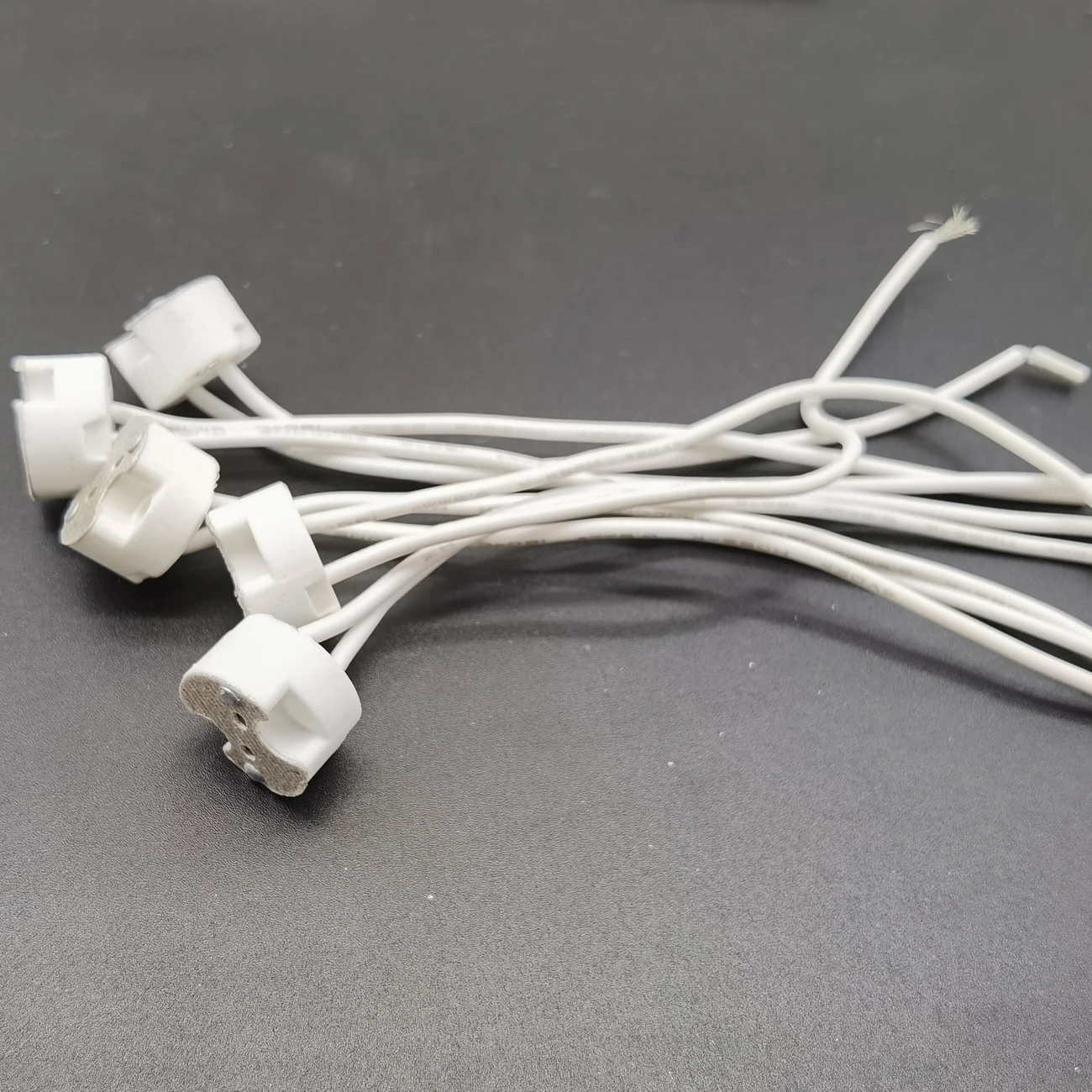 Kwmobile GU5.3 Lamp Holder Sockets - Set Of 11 MR16 Lampholder Socket Connectors 12v Base For Halogen And Led Lamps Lights And Ceiling Lighting
