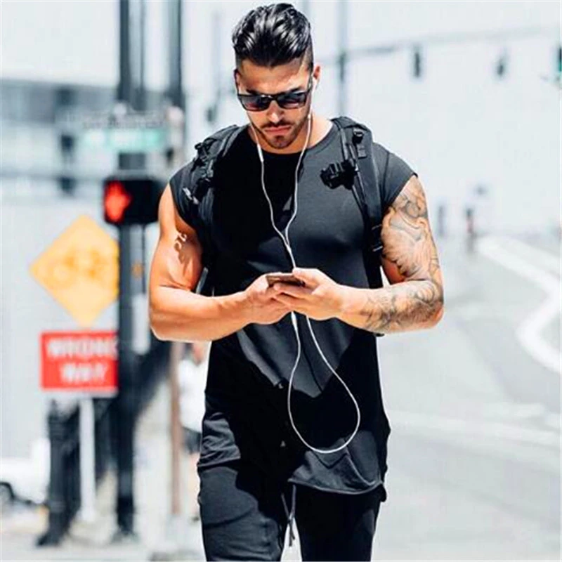 

Майка мужская летняя без рукавов для фитнеса и бодибилдинга