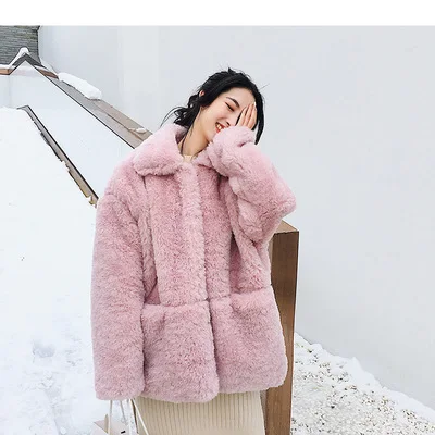 Faux Fur Coat Female Slim Lamb Hair Winter New Loose Fur Granules Velvet Pocket Long Sleeve Warm Fur Coat Tide H00899 - Цвет: Pink