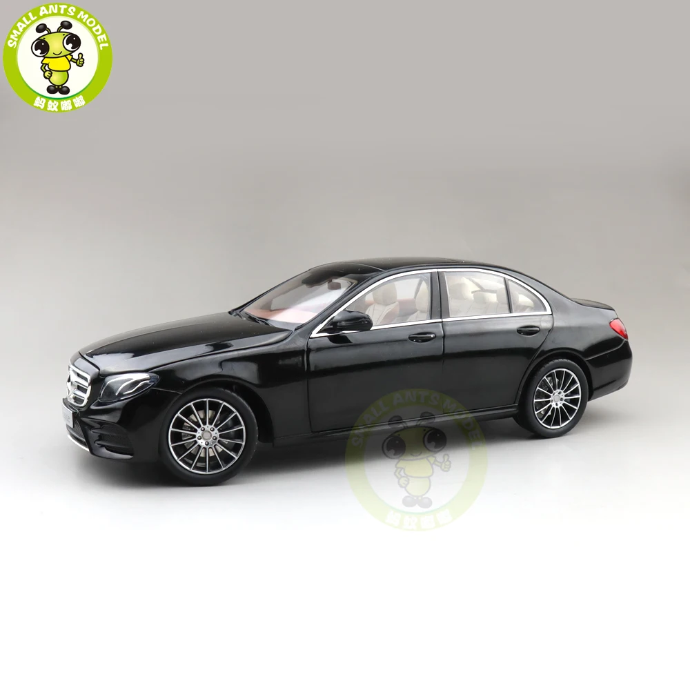 1/18 iScale Mercedes Benz E Class Klasse WAGON Diecast Model Car Black/White 1/18 iScale Mercedes Benz E Class Klasse WAGON Diecast Model Car Black/White