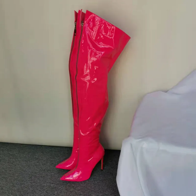 

Сапоги выше колена на высоком каблуке, с острым носком, на тонком каблуке