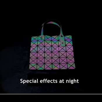 

Fashionable new luminous diamond triangle shape portable female bag bright color change Han Feng trend ladies large capacity
