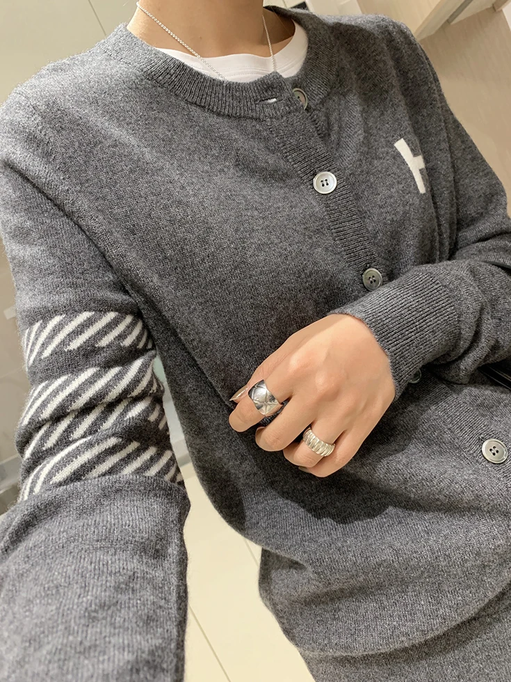 DY Europe station cashmere cardigan women's loose H-letter thin knitted jacket sweater slim round neck sweater