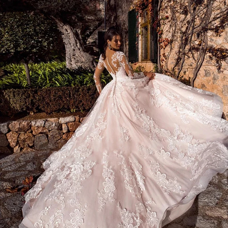 V-neck Simple Retro Long Sleeve Bridal Dresses White Lace 3D Flower Backless Fluffy Skirt Wedding Gown Tail