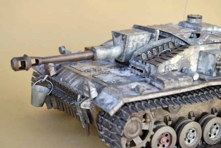 TAK02047 1:35 Takom King Tiger Sd.Kfz.182 Henschel Turret