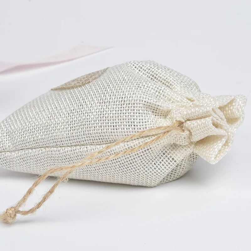 20pcs/lot 10x14cm Heart Shape Favor Bag White/Beige Linen Drawstring Jewelry Gift Packaging Bags Valentine Wedding Party Pouches