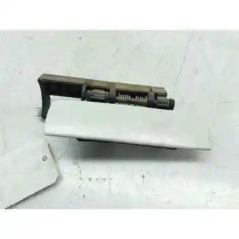 

9633343577 HANDLE OUTER FRONT RIGHT PEUGEOT 306 SALOON 3/4/5 DOOR (S2)