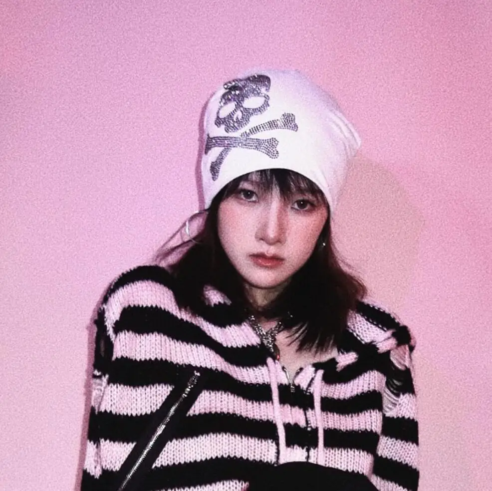 帽子 00s archive skull pink beanie grunge Y2K 71TmOBkrrhL._UY350_.jpg