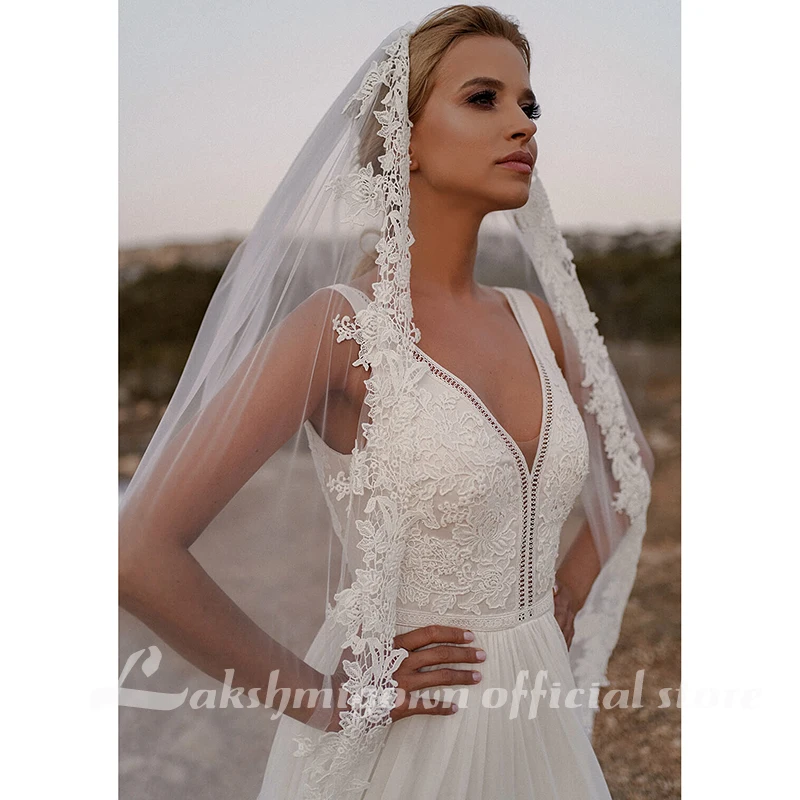 Suknia-slubna-boho-koronka-Morrigan-dama-couture-Zdjecie-z-welonem 拷贝