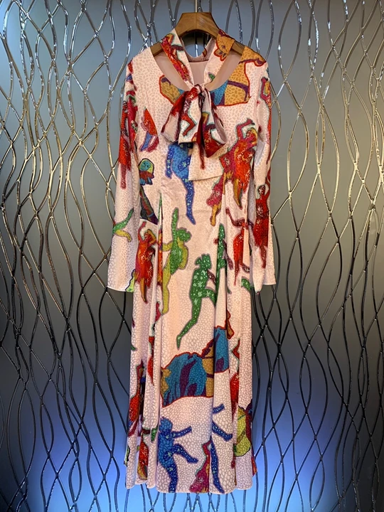 

2019 autumn and winter new women's slim neckline knotted print dress