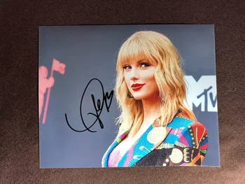 

signed 2019 Taylor autographed photo autograph ink8*10 K-POP 102019A5
