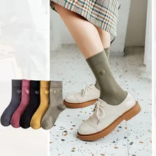 Модные носки с сердечками для студентов; удобные прочные носки до икры; женские короткие носки в студенческом стиле; Calcetines; CA067