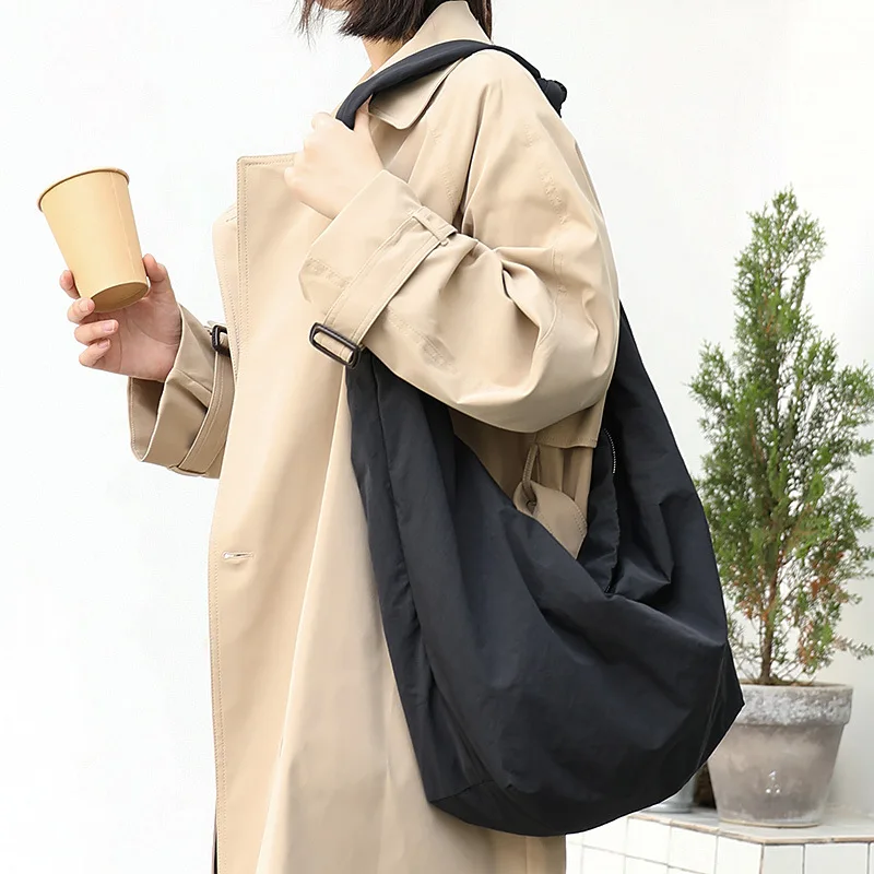 

Large-capacity Canvas Shoulder Messenger Bag Japanese Solid Color Daily Commuting Literary Oxford Cloth