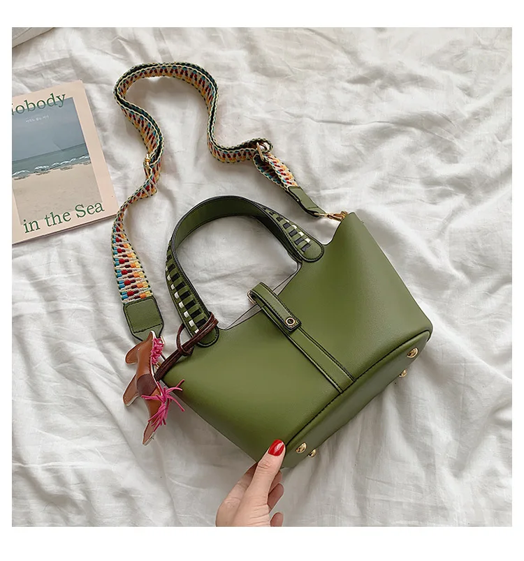 Women's Fashion Composite Bag 2pcs Female Leather Handbags Top Handle Bucket Bags Colorful Strap Crossbody Bag With Horse Tassel (32)