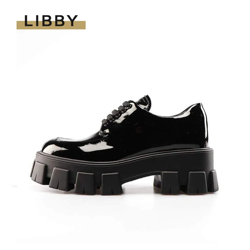 

2021 Women Flats Shoes Woman Black Patent Leather Slip On Casual Loafers Platform Shoes Ladies Oxfords Flats Brogue Shoes