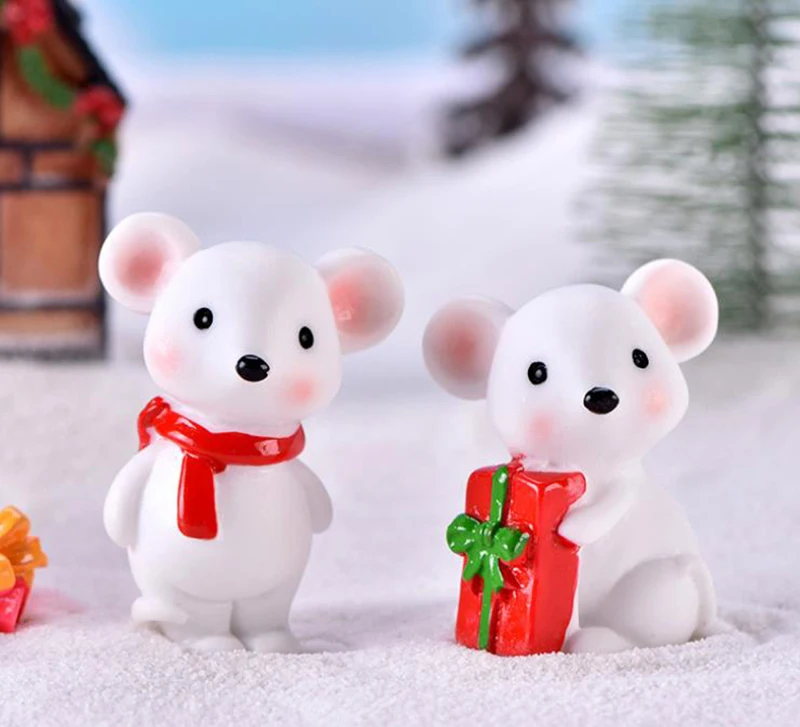 

XMAS Resin Mouse Fairy Garden Miniatures Ornaments Cartoon Model Kids 2020 New Year Gift Micro Landscape Decor Figure toys 1 PC