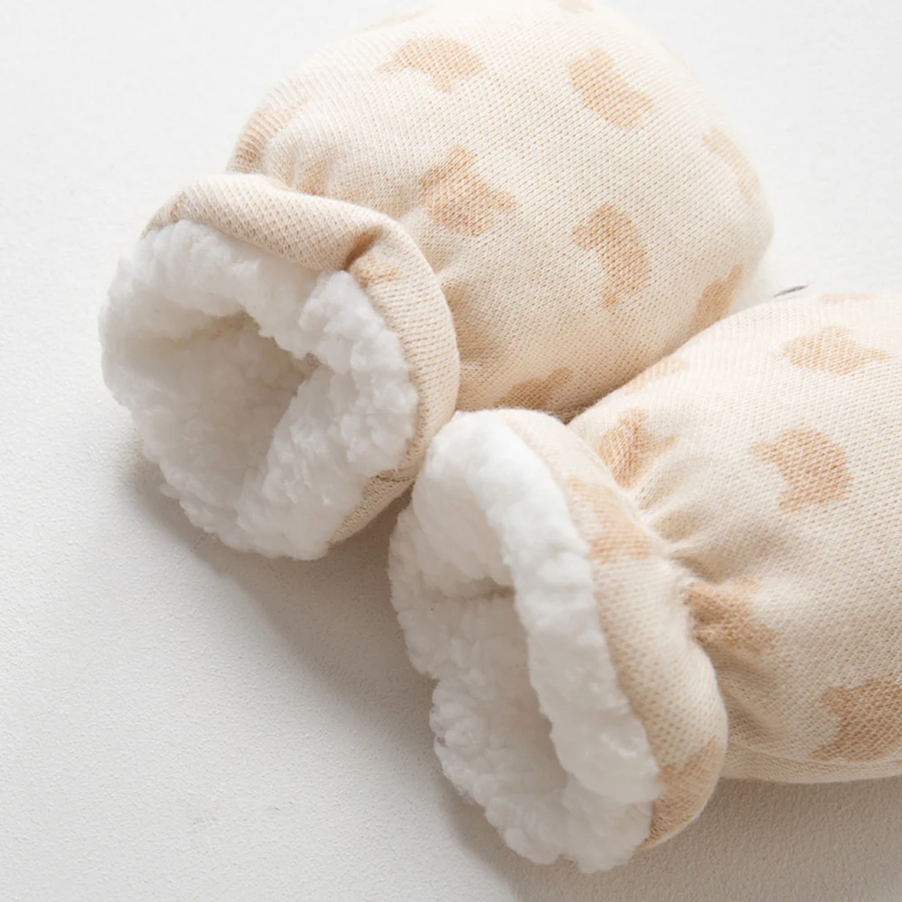 1 пара перчаток для новорожденных, милые Нескользящие рукавицы, зимние Утепленные флисовые перчатки для рук, подарок для маленьких мальчиков и девочек