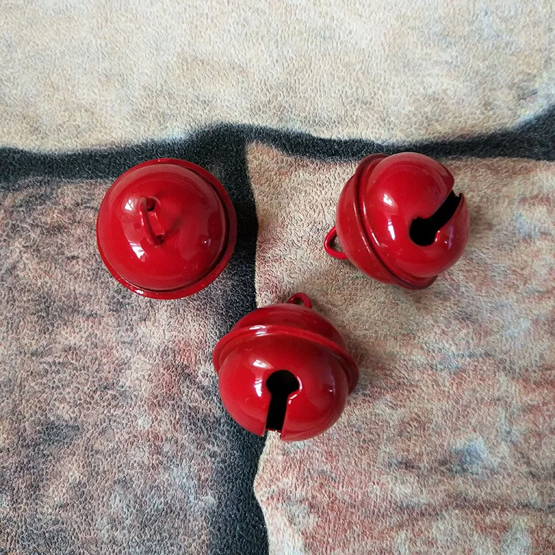 Hot 10pcs Colorful Metal Jingle Bells Decorations Christmas Tree Decoration Pet Pendants Key DIY Crafts Handmade Accessories - Цвет: Red