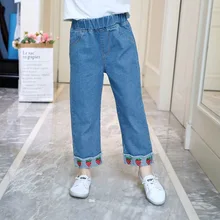 Джинсы для девочек; Новинка года; стильная весенняя одежда в Корейском стиле; детские свободные брюки с рисунком клубники; повседневные брюки