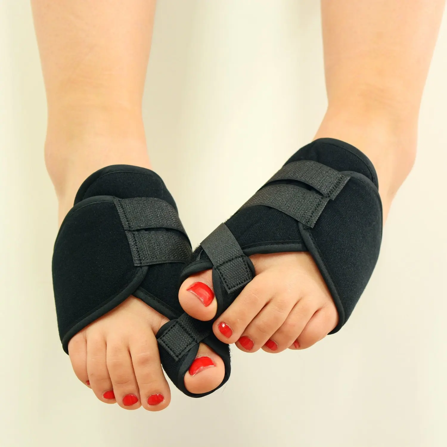 

Black new hallux valgus correction with insoles hallux valgus orthopedic nursing toe splitter orthosis night use