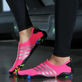 

2020 Hot Sale Men Aqua Shoes Summer Breathable Non Slip Five Toe Shoes High Quality Indoor Yoga Unisex Couple Footwear