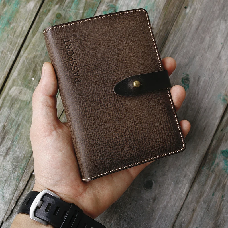 

New Original Design Vintage Leather Passport Holder Handmade Cowhide Travel Passport Package Storage Travel Document Case